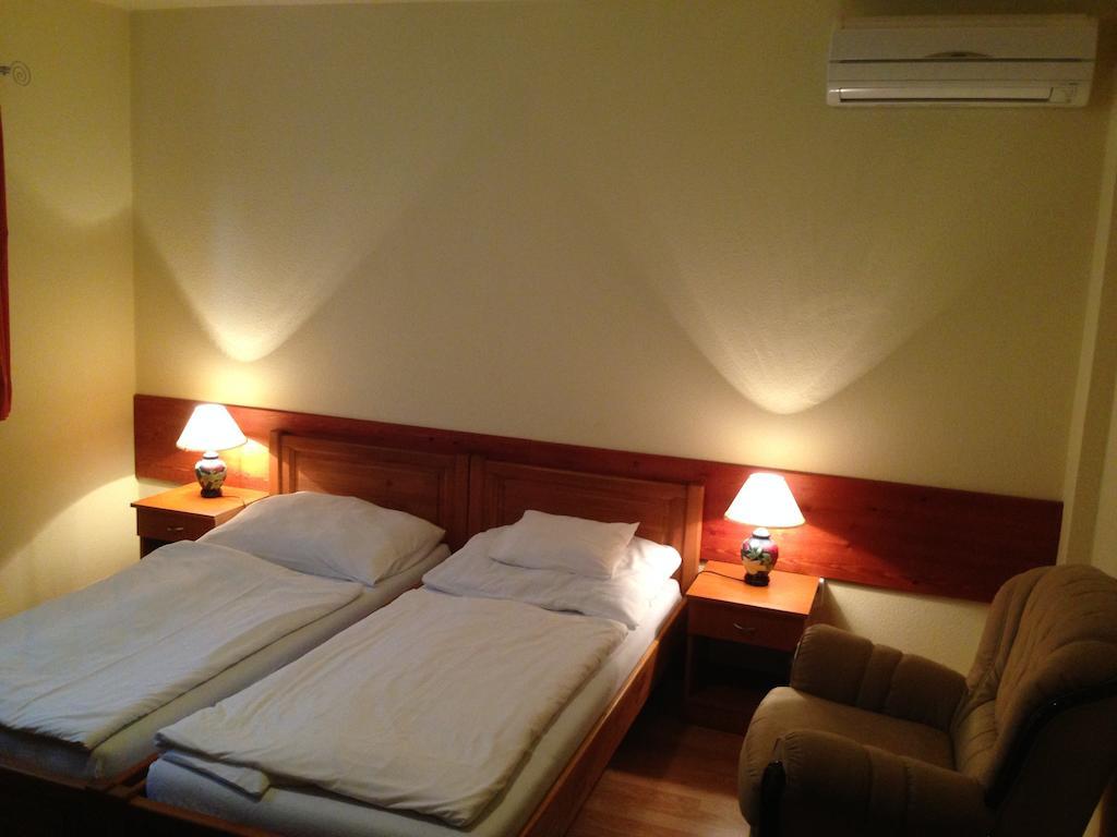 Juhasz Fogado Bed and Breakfast Fonyód Δωμάτιο φωτογραφία